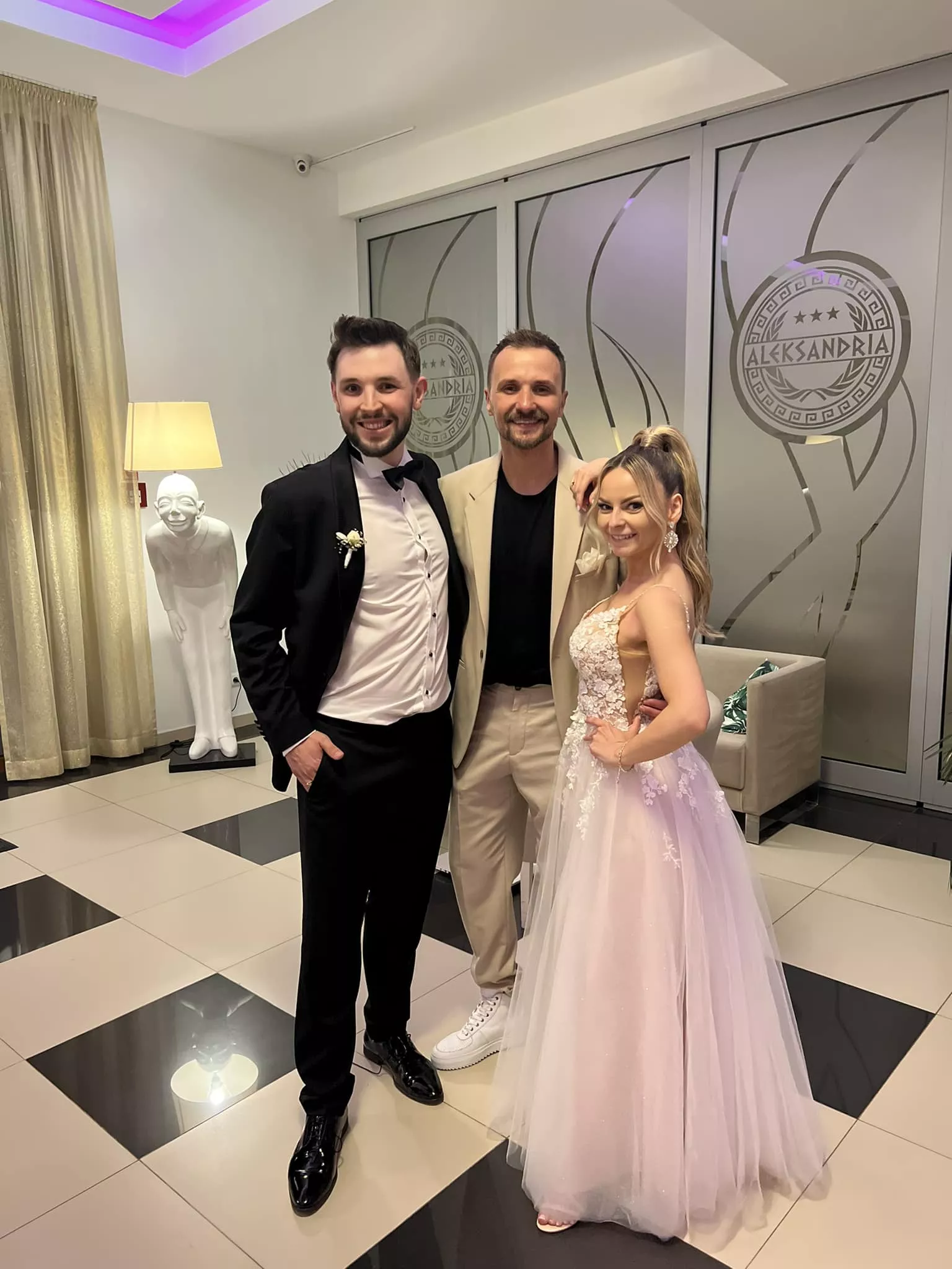 Wokalistka disco polo Agnieszka Niewęgłowska wyszła za mąż! Na jej weselu zagrali Power Play i Maciej Smoliński! Mamy zdjęcia